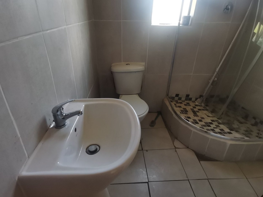 2 Bedroom Property for Sale in Zwide Eastern Cape